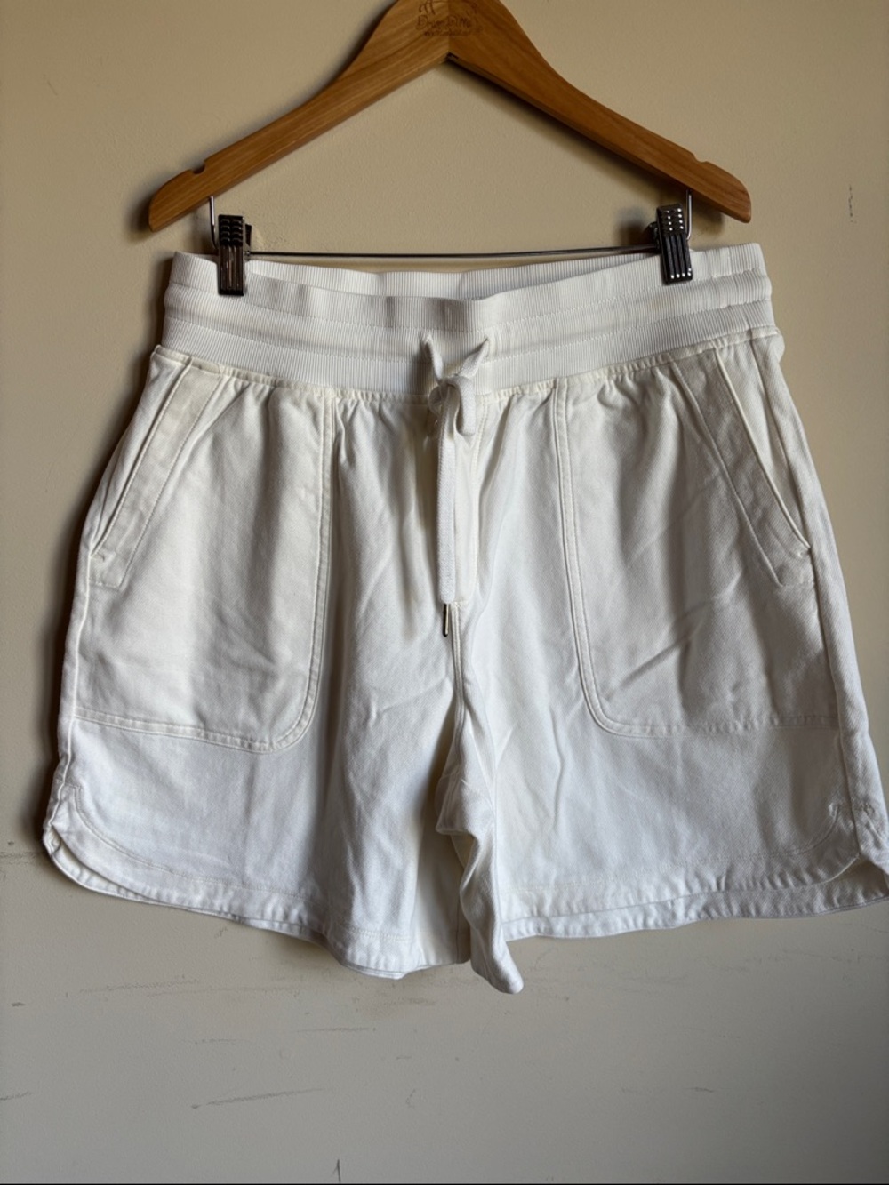 Athleta Drawstring Knit Shorts - White new without tags